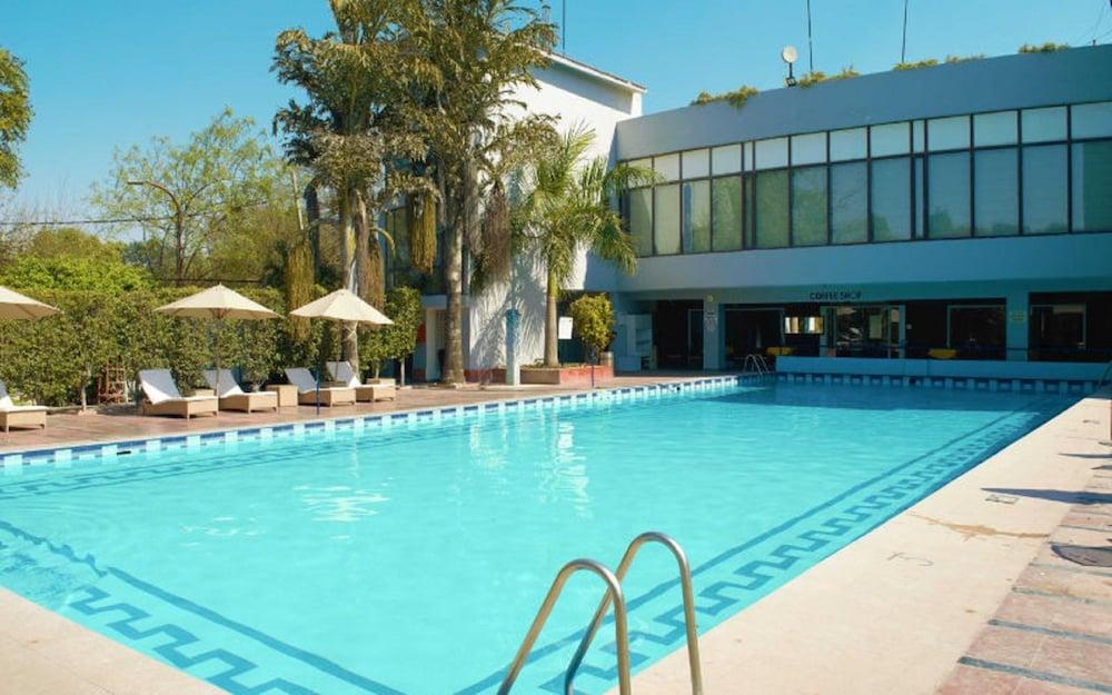 Best Western Resort Country Club Gurgaon Luaran gambar