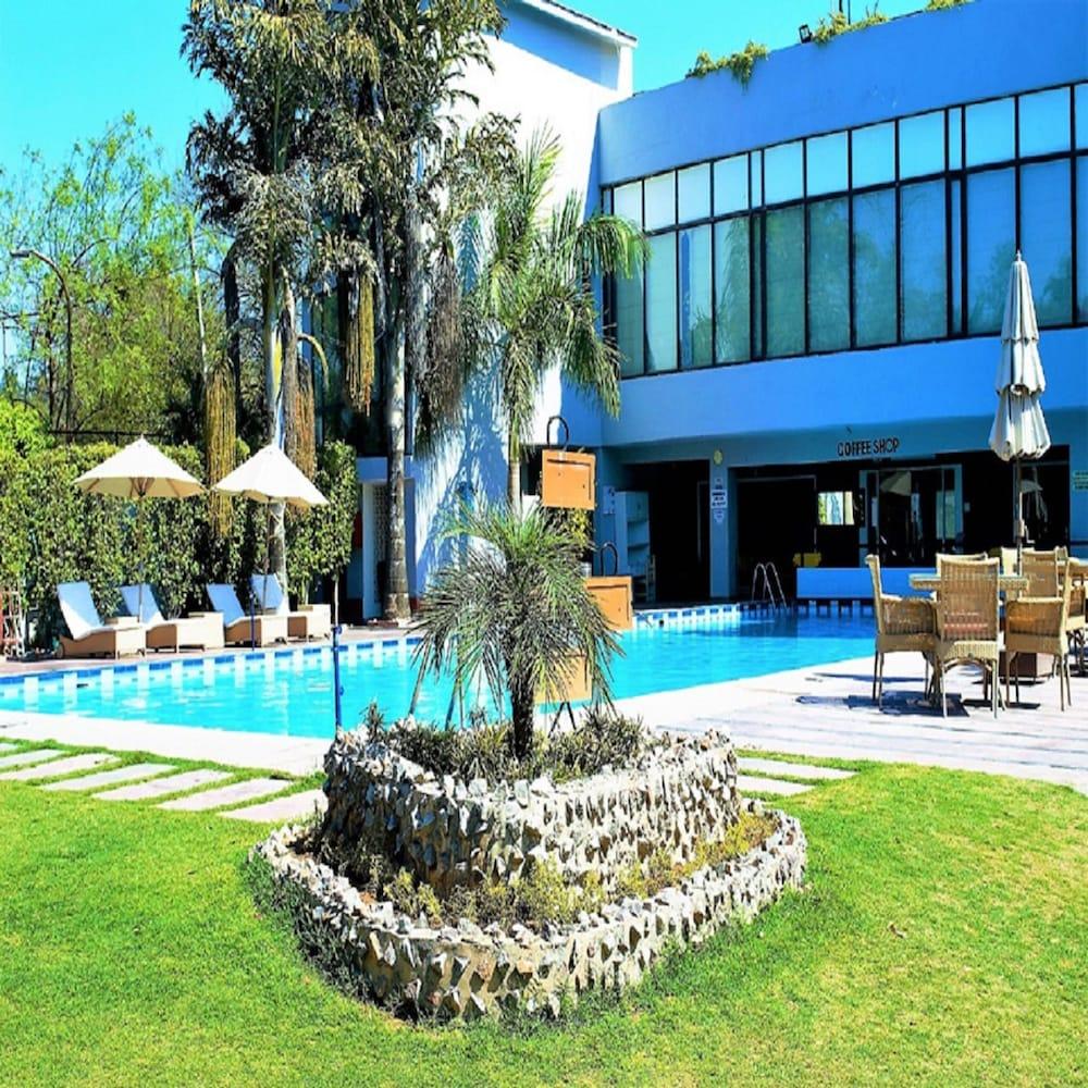 Best Western Resort Country Club Gurgaon Luaran gambar