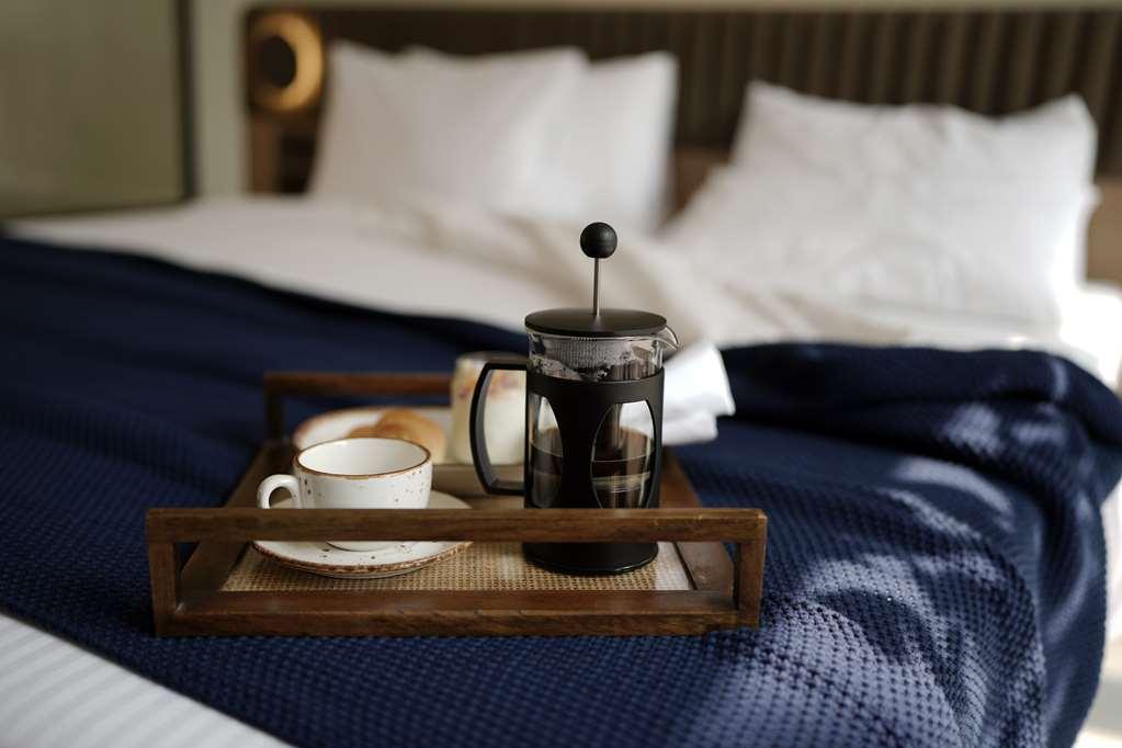 Best Western Resort Country Club Gurgaon Bilik gambar