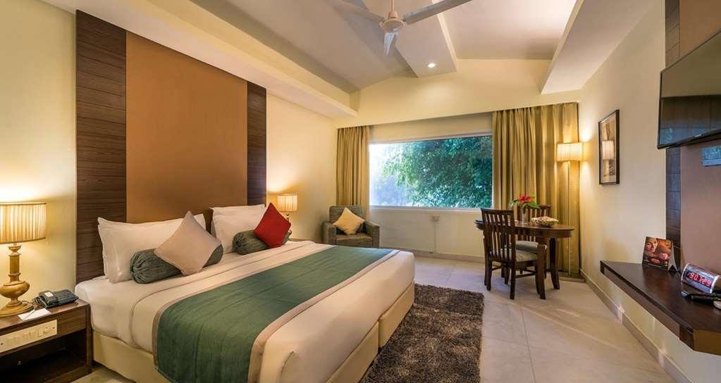 Best Western Resort Country Club Gurgaon Bilik gambar