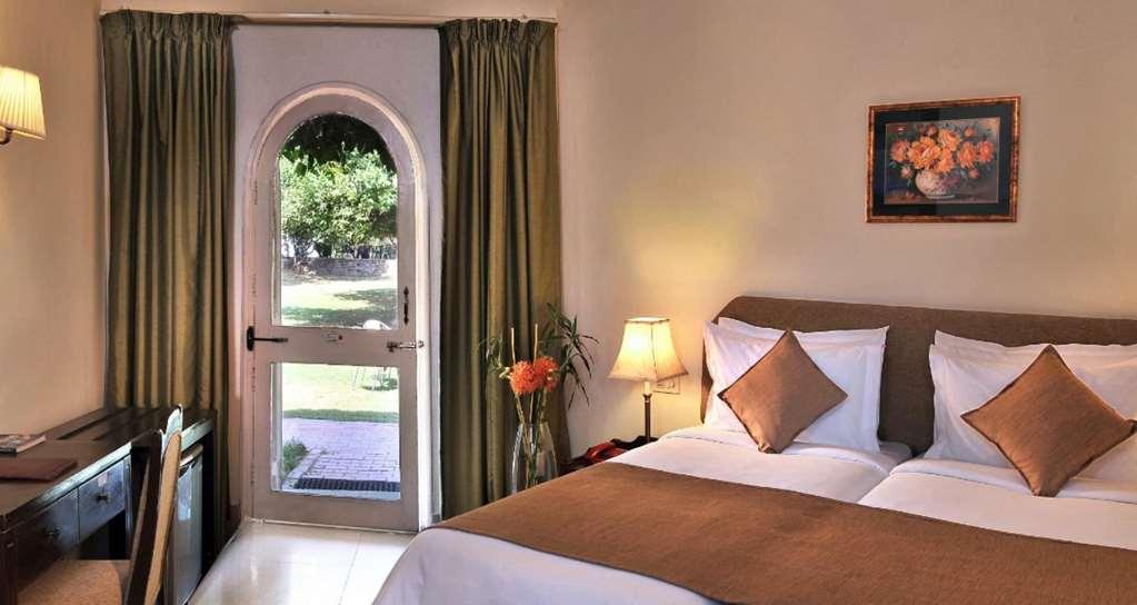 Best Western Resort Country Club Gurgaon Bilik gambar